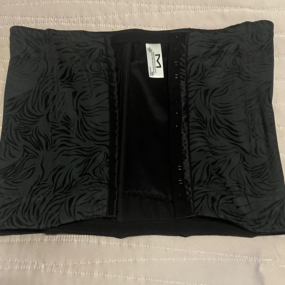 Maidenform Waist Control Cincher Size Medium - Picture 2 of 7